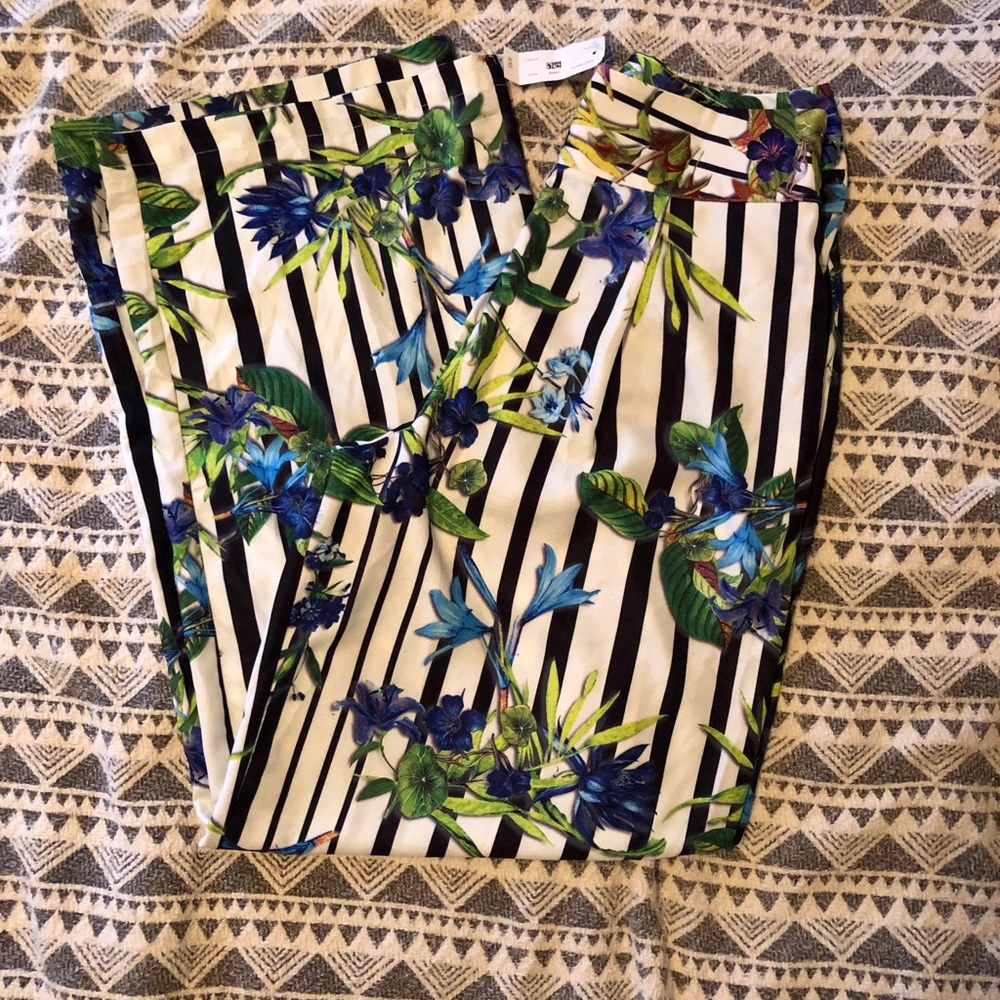 Wide Leg High-Waisted Black & White Striped Pant